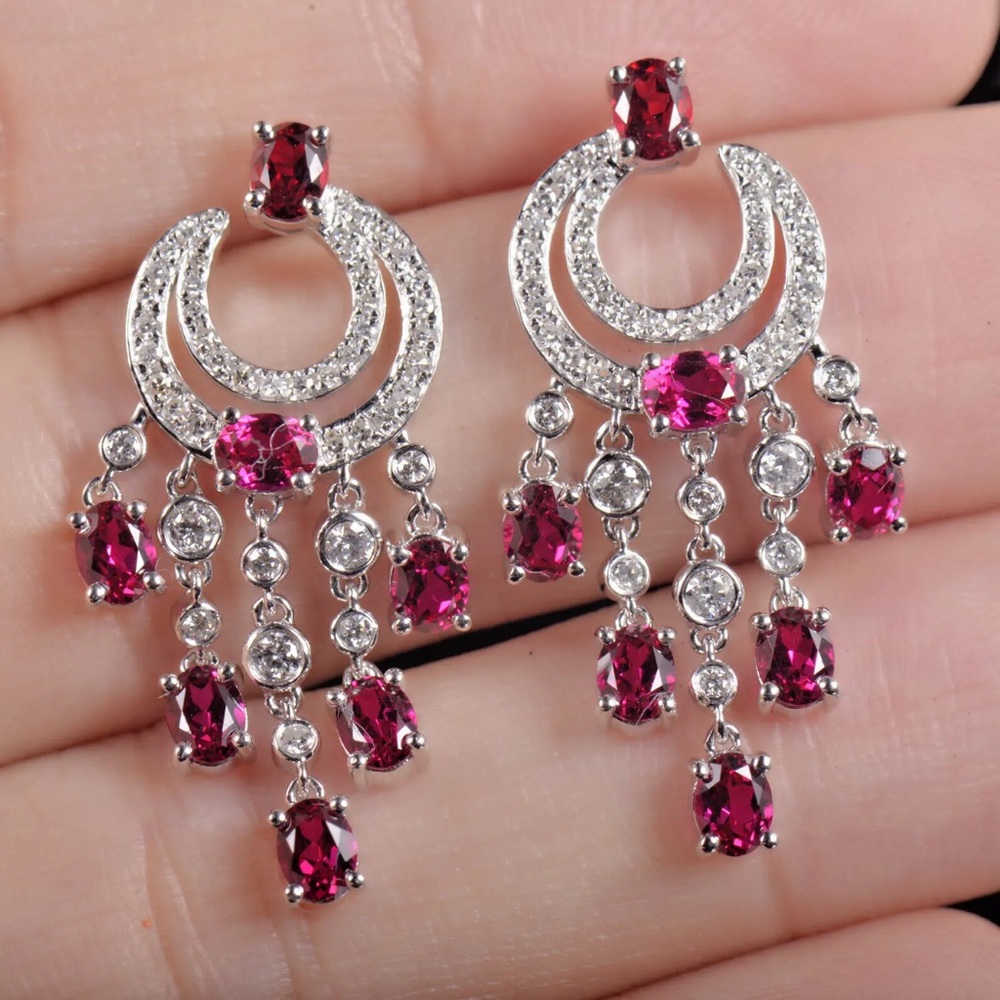 Sold! Gorgeous Natural 4Ct Ruby and 1.85 CT Diamonds on 14k. 5.2 g. 1.25 “ - Picture 2 of 9